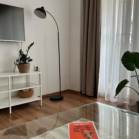Modern In The Center Бургас